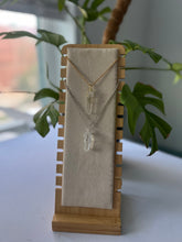 Load image into Gallery viewer, Quartz Handwired Necklace
