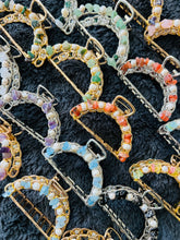 Load image into Gallery viewer, Crystal x Fresh Water Pearl Hair Claw
