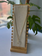 Load image into Gallery viewer, Quartz Handwired Necklace
